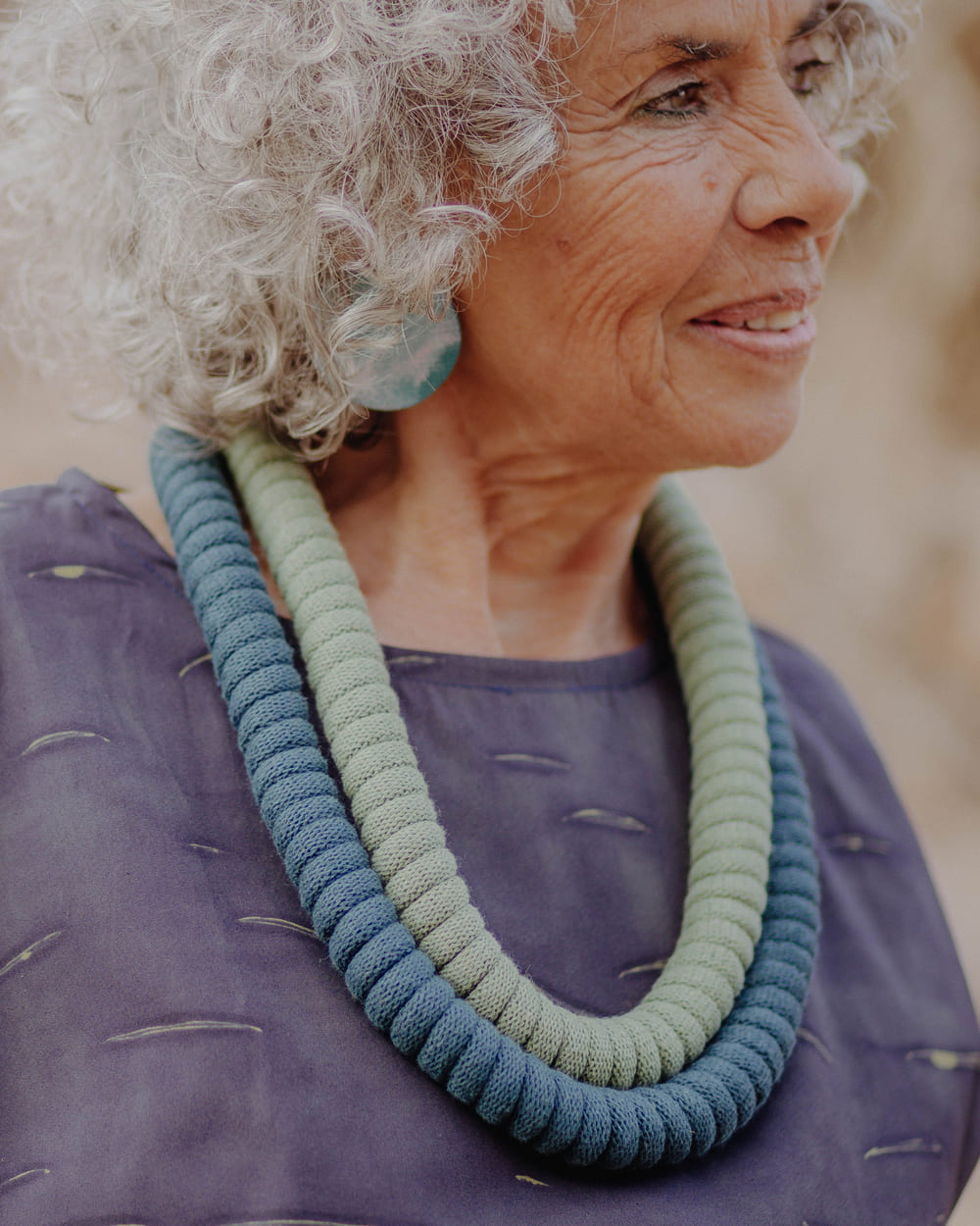 Worm maxi macramé necklace