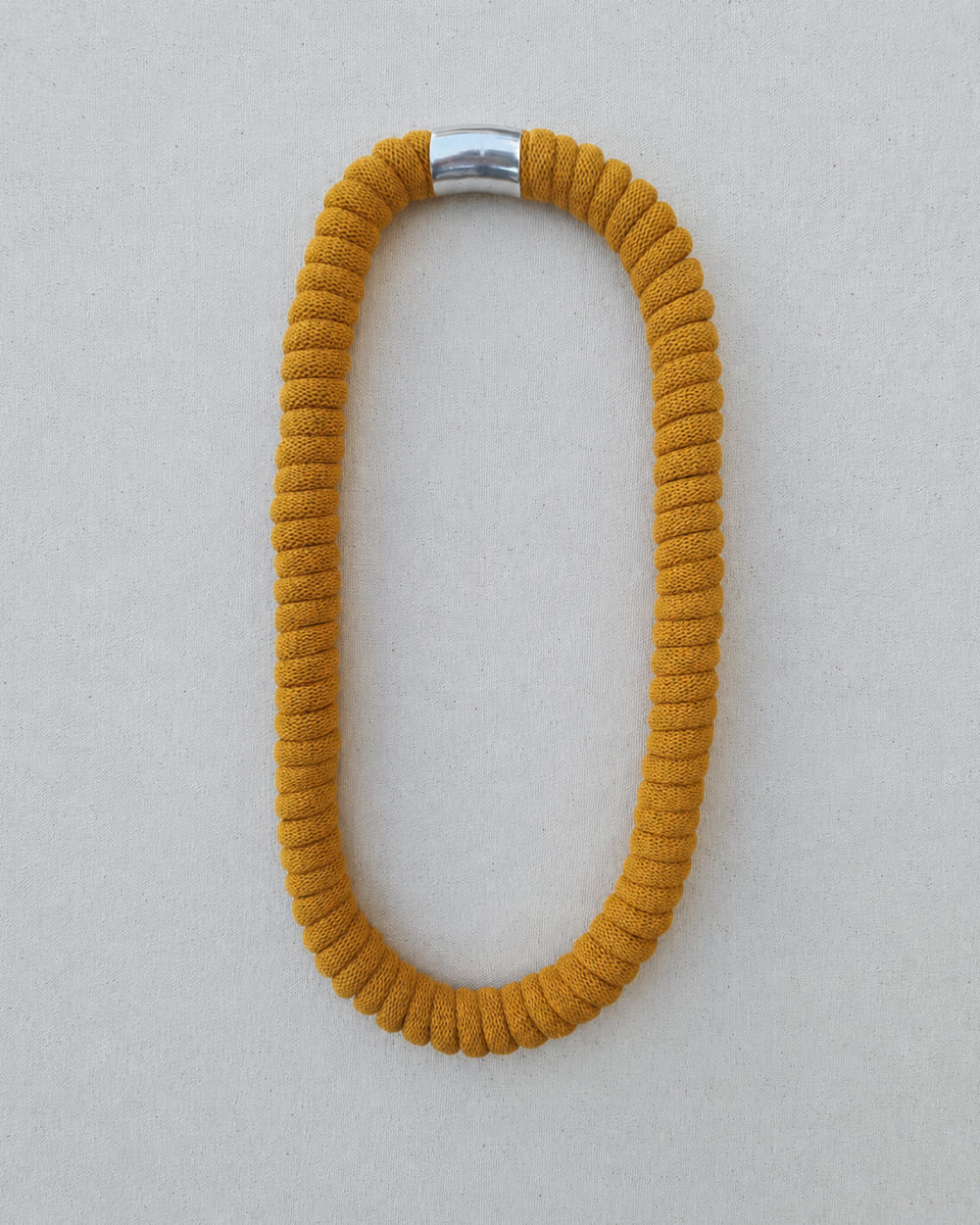 Worm maxi macramé necklace - Image 8